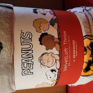 Peanuts Halloween 50" x 70" Throw